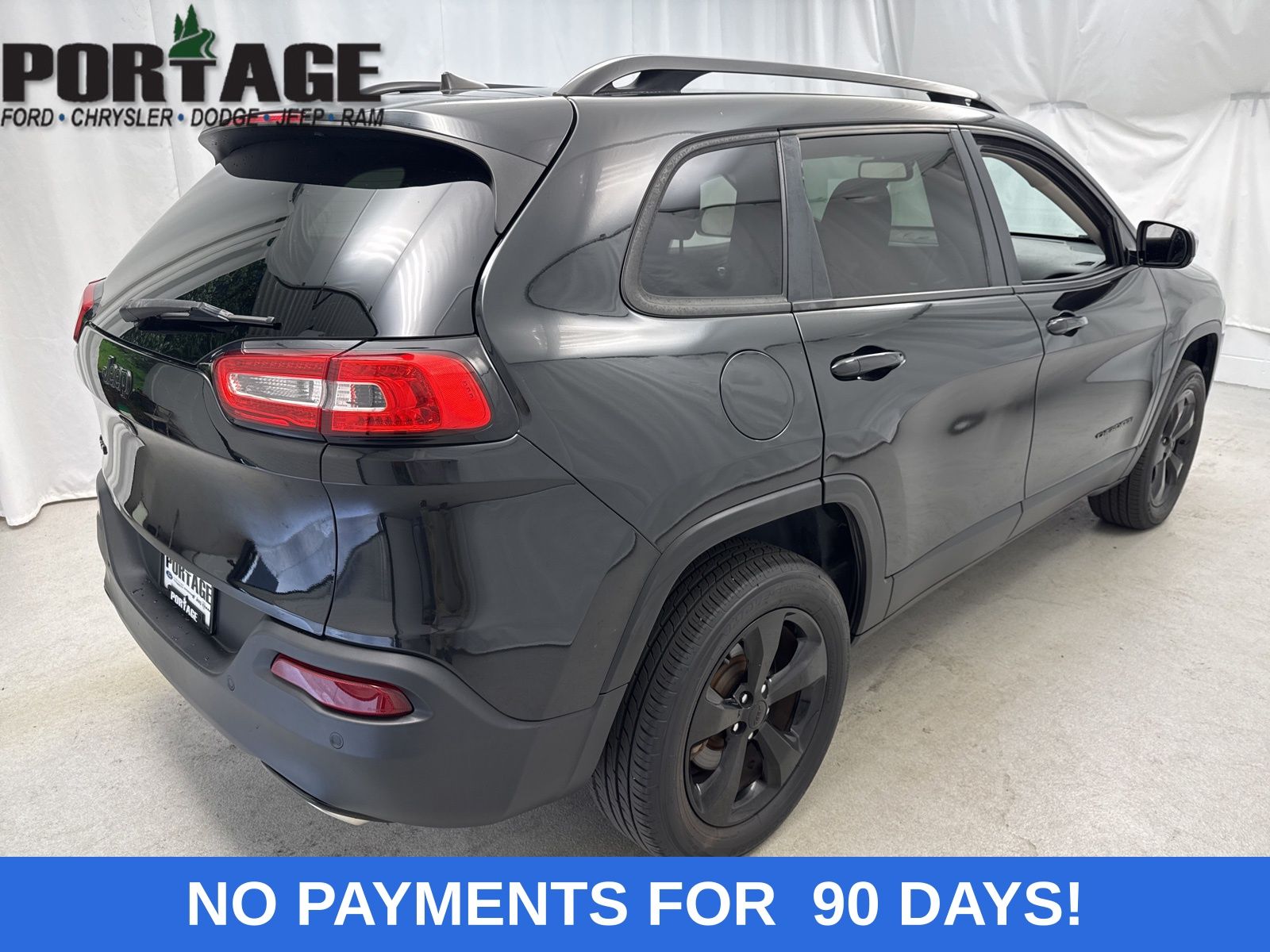 2016 Jeep Cherokee Altitude photo 2