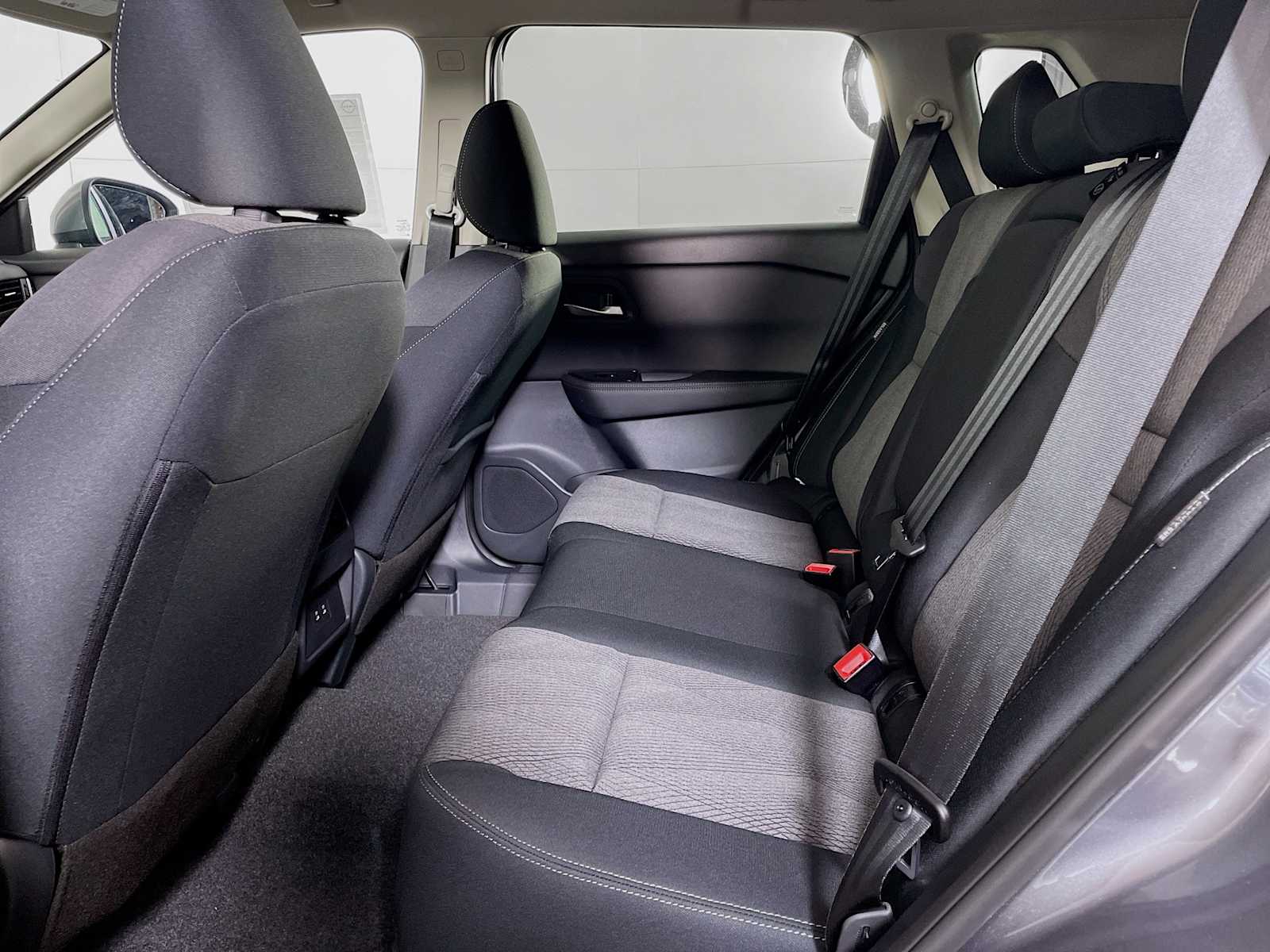 2026 Nissan Rogue SV photo 4