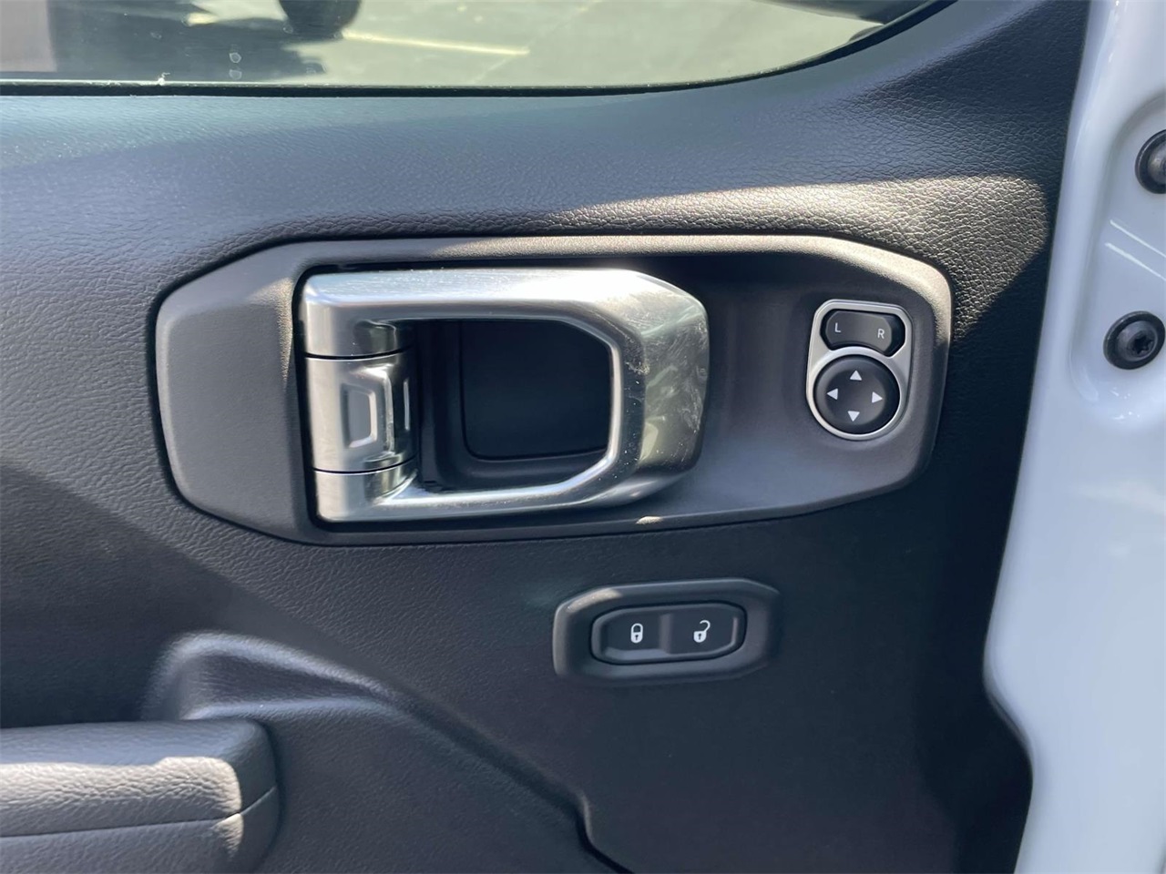 2025 Jeep Wrangler Sport S photo 23