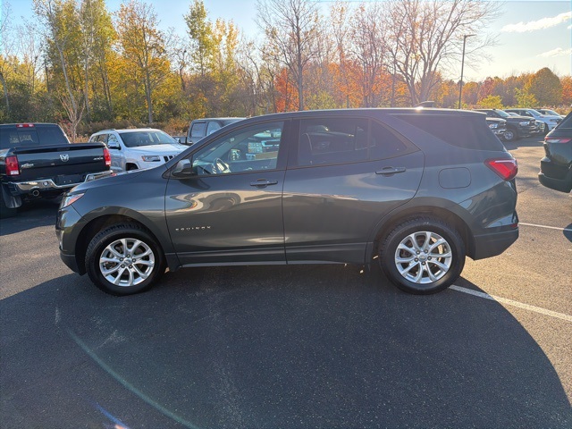 2019 Chevrolet Equinox LS photo 3