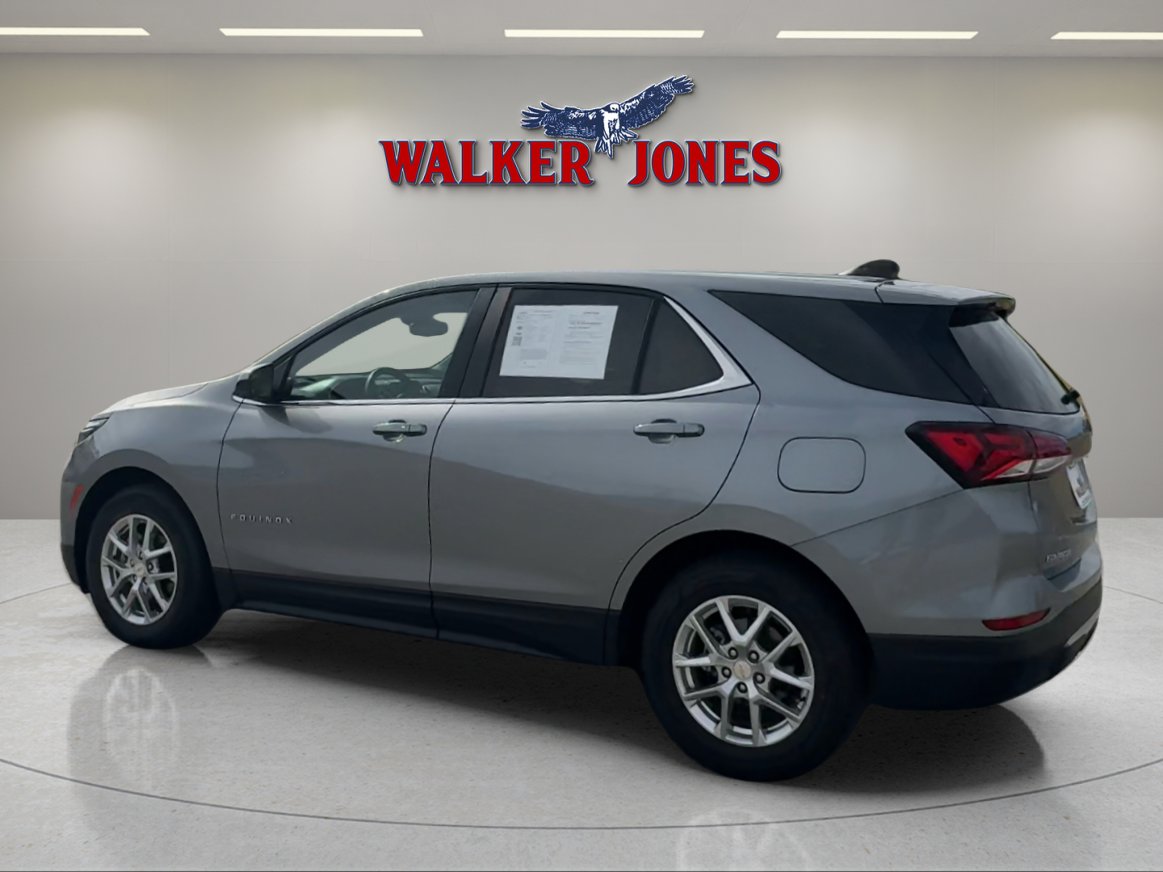 2024 Chevrolet Equinox LT photo 2