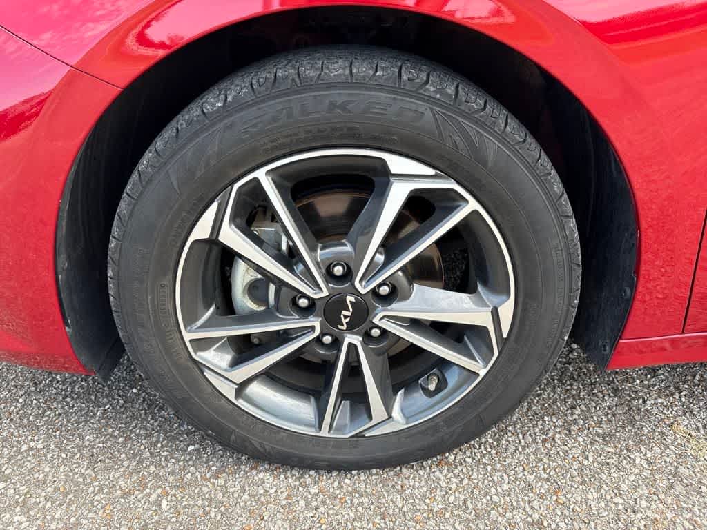2022 Kia Forte LXS photo 9