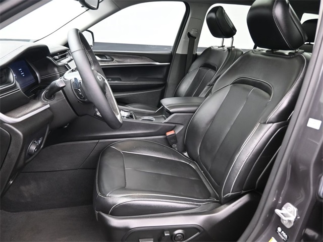 2024 Jeep Grand Cherokee Limited photo 3