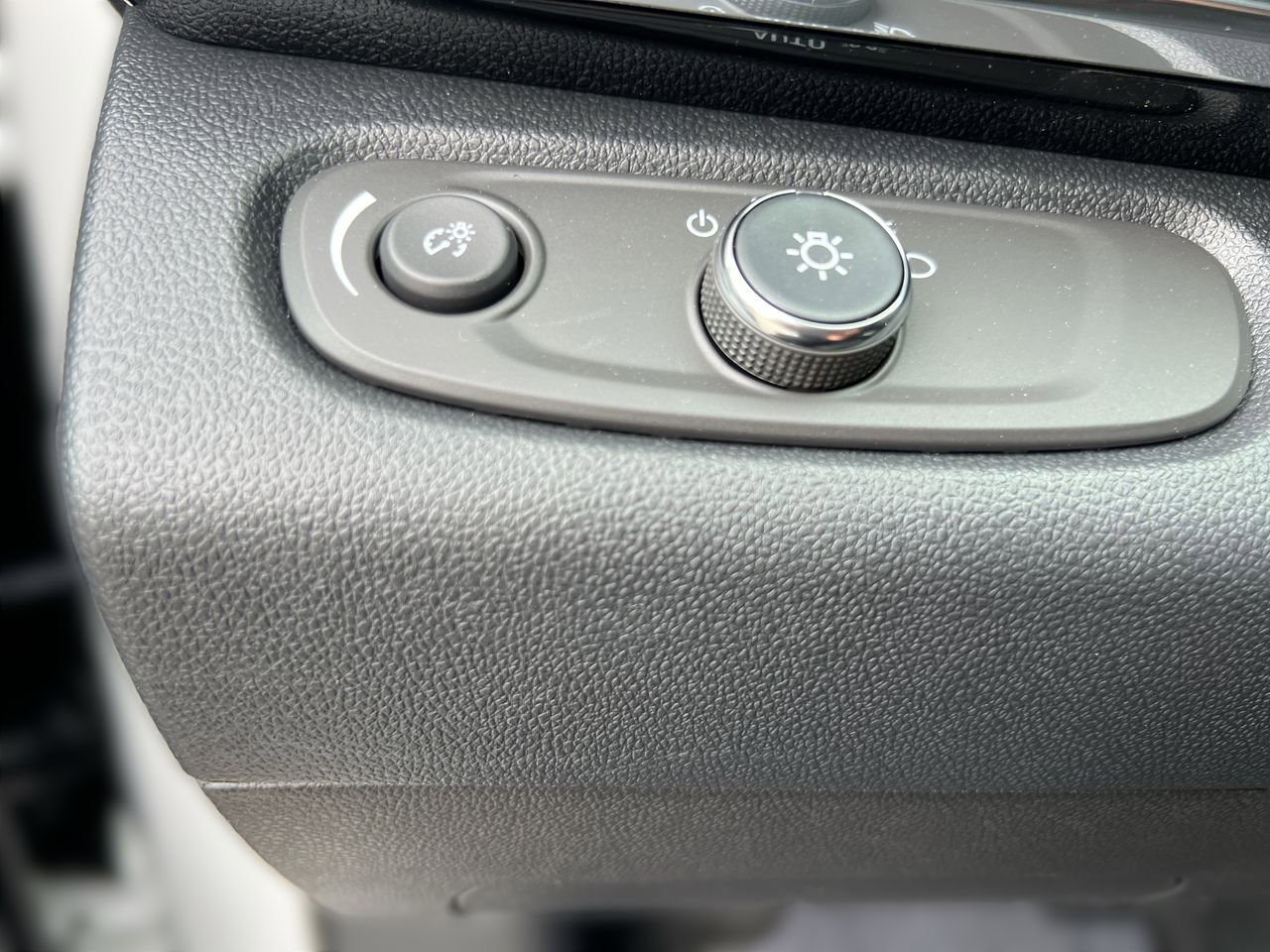 2025 Buick Envista Avenir photo 14