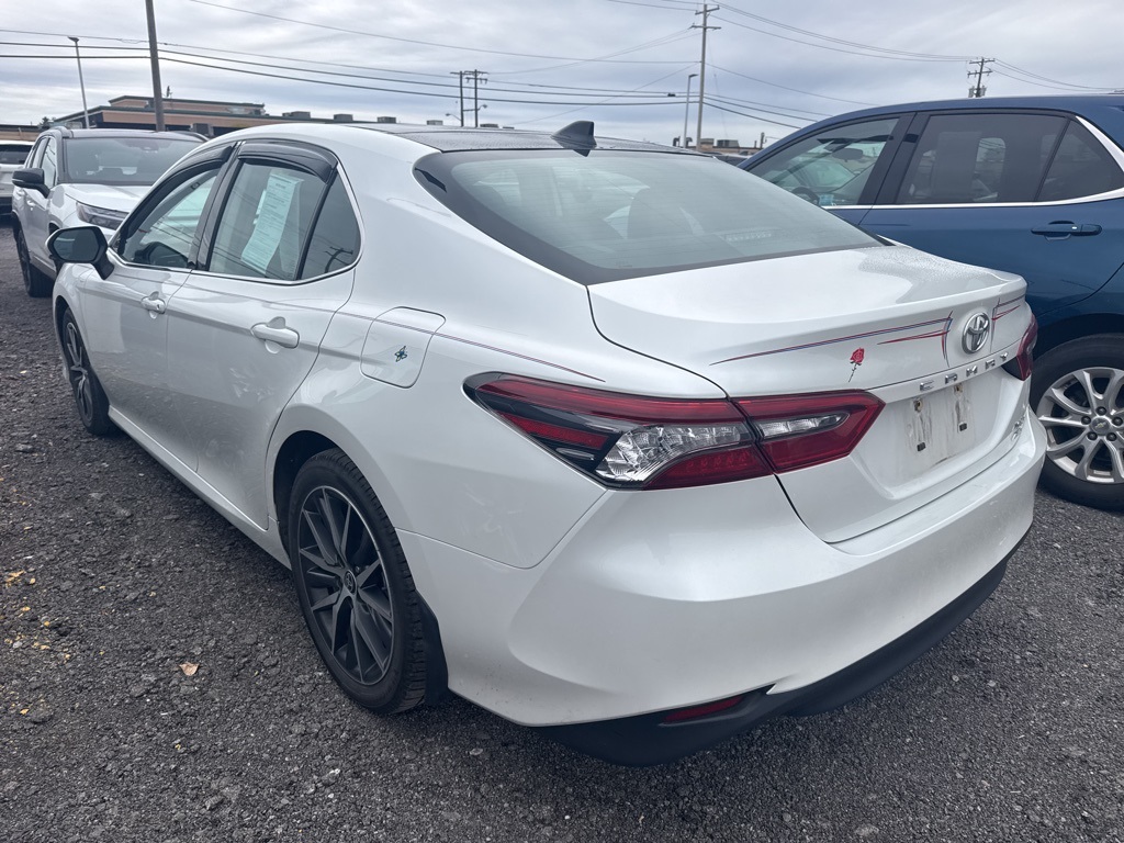 2022 Toyota Camry XLE photo 3