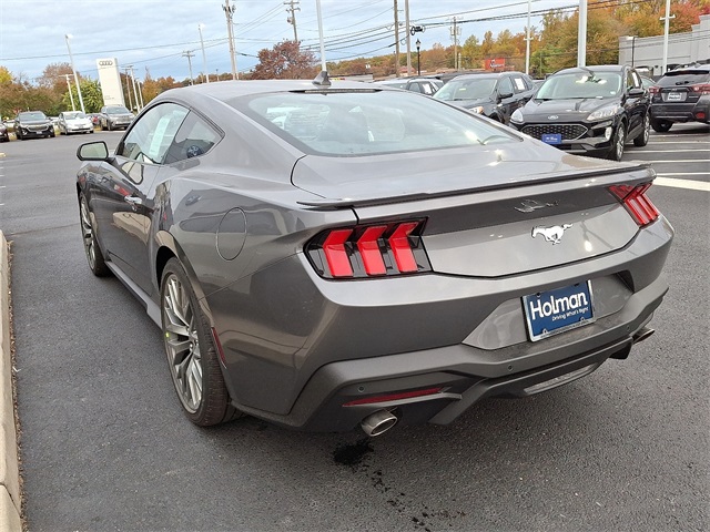 2026 Ford Mustang EcoBoost Premium photo 4