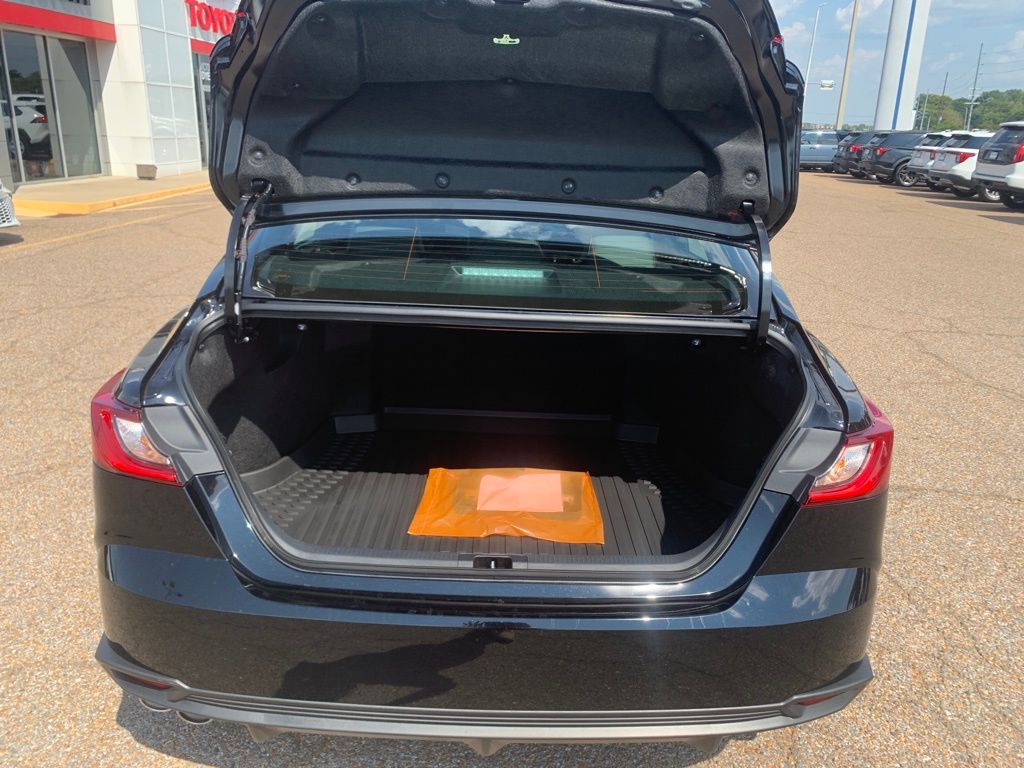 2026 Toyota Camry SE photo 22