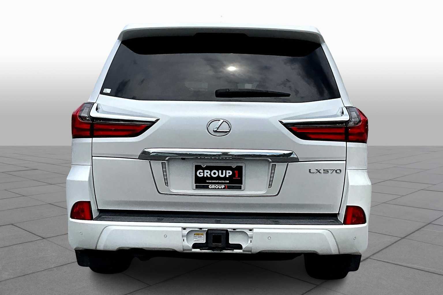 2018 Lincoln Corsair Standard photo 3
