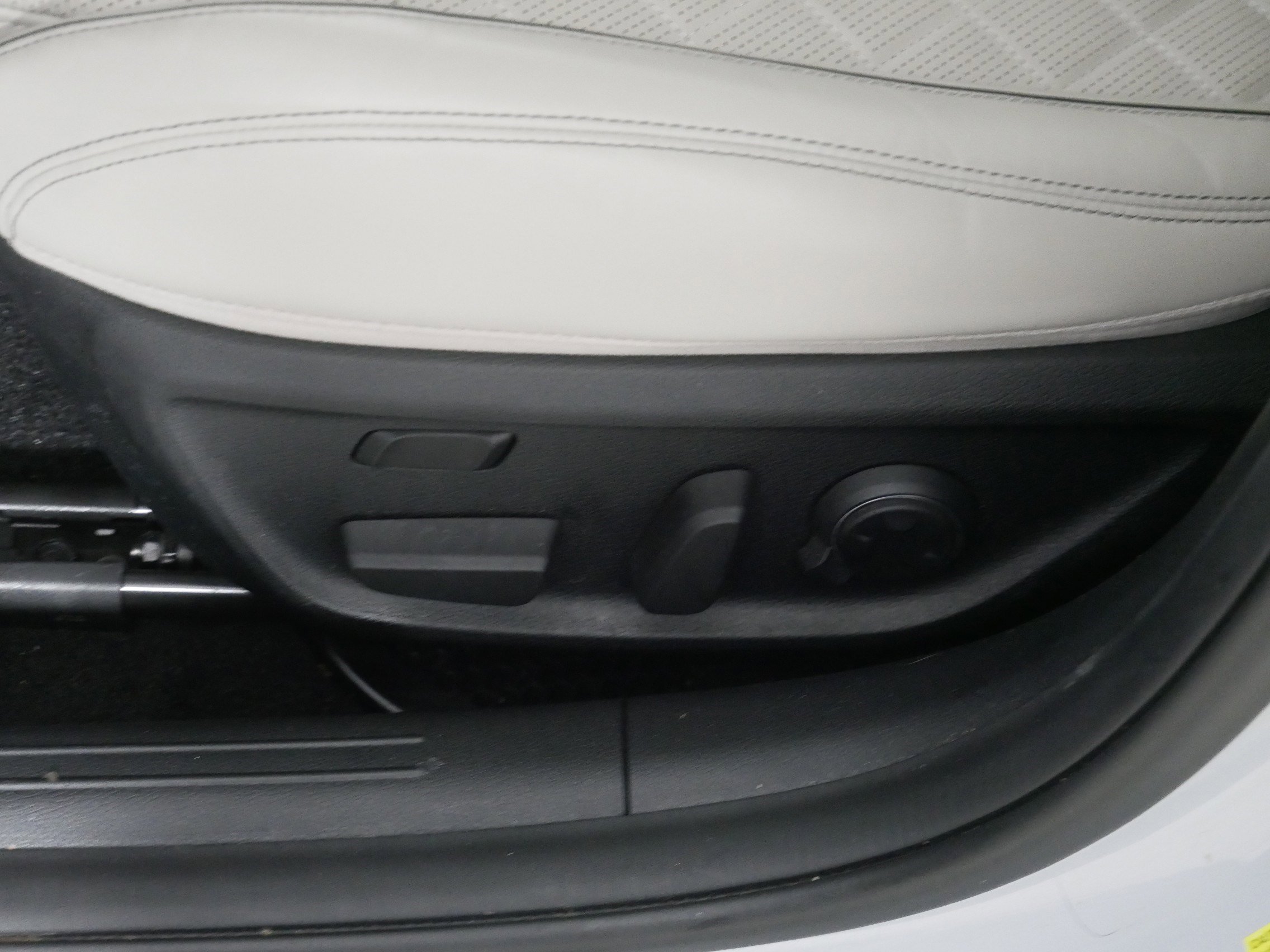 2022 Genesis G70 3.3T photo 20
