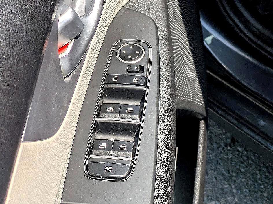 2023 Kia Forte LXS photo 13