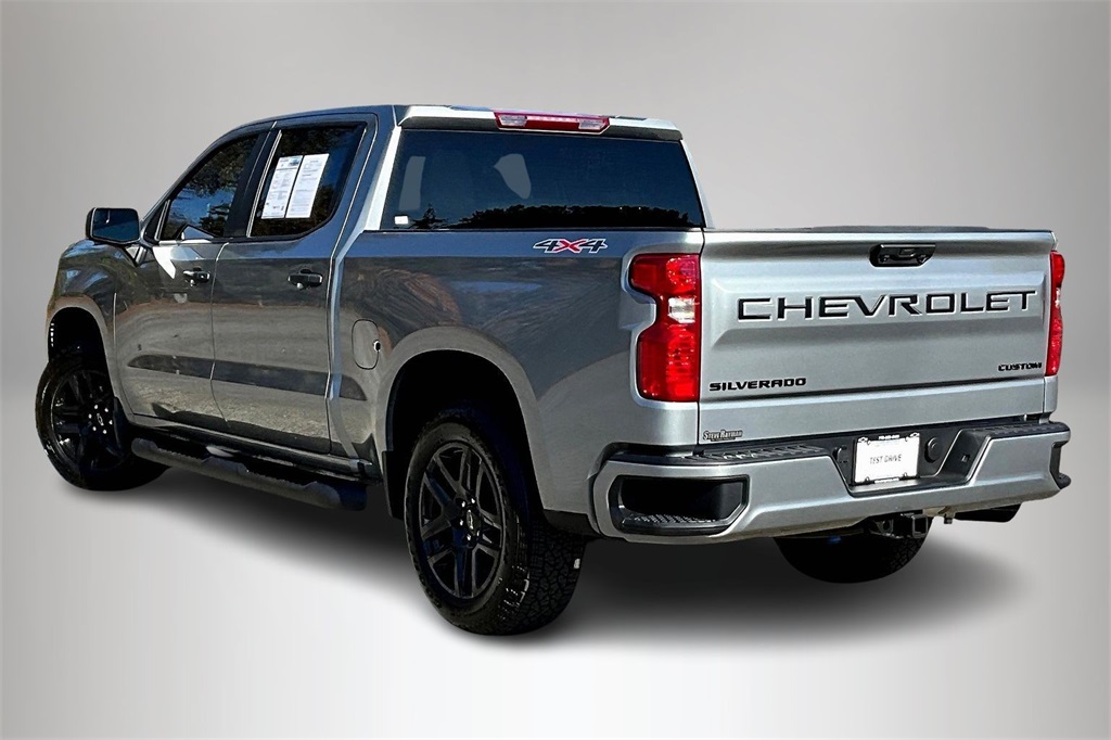 2025 Chevrolet Silverado 1500 Custom photo 4