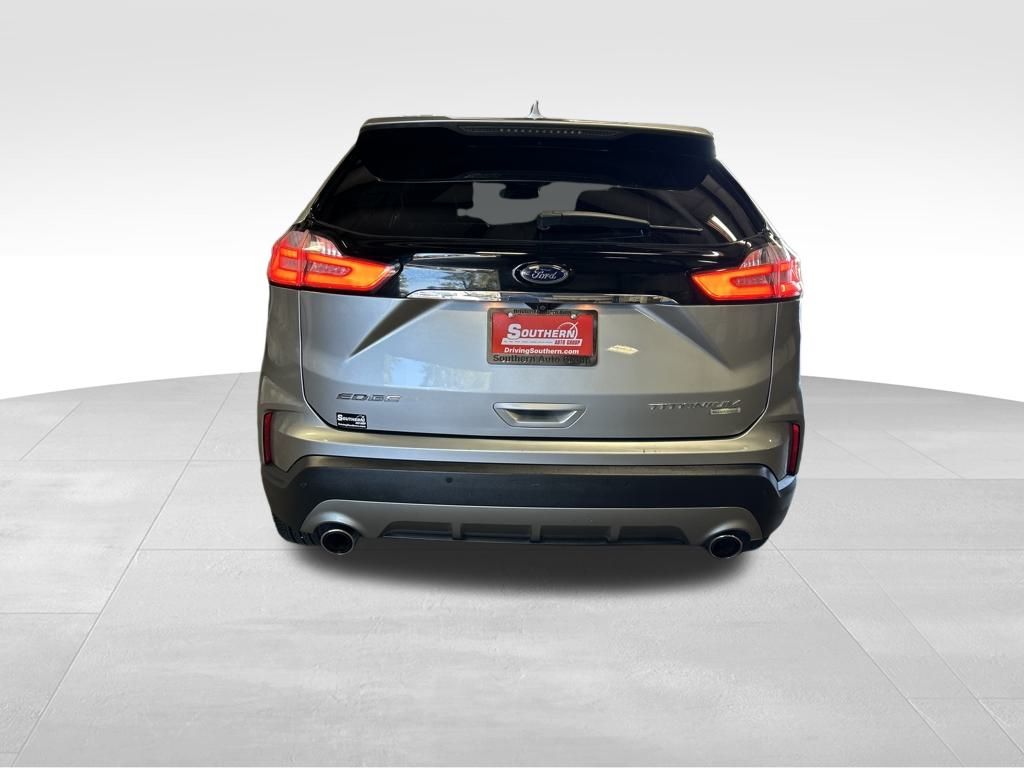 2020 Ford Edge Titanium photo 4