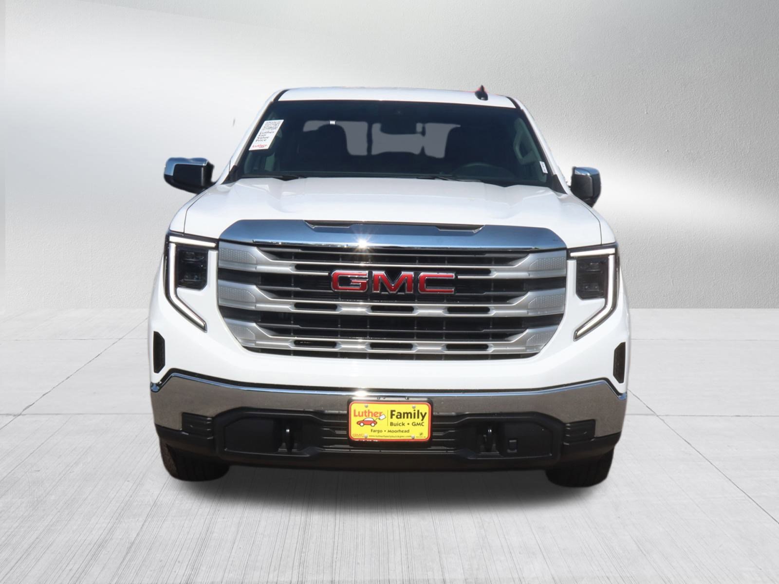 2026 Gmc Sierra 1500 SLE photo 2