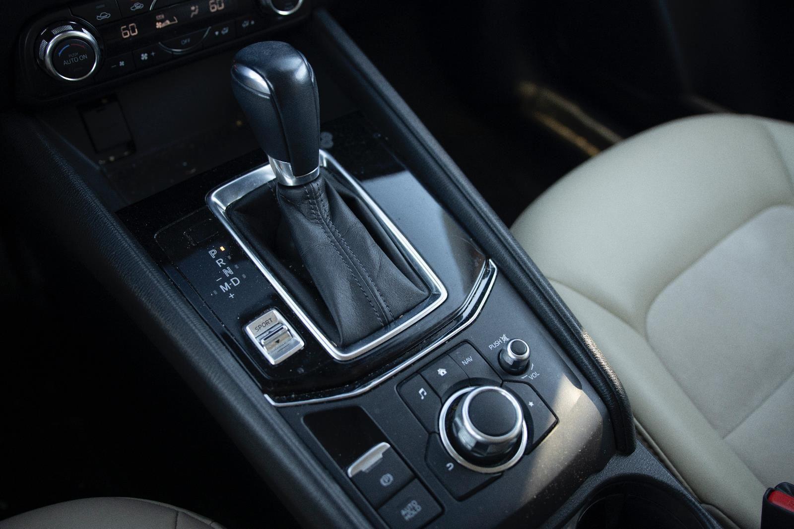 2017 Mazda CX-5 Touring Preferred photo 9