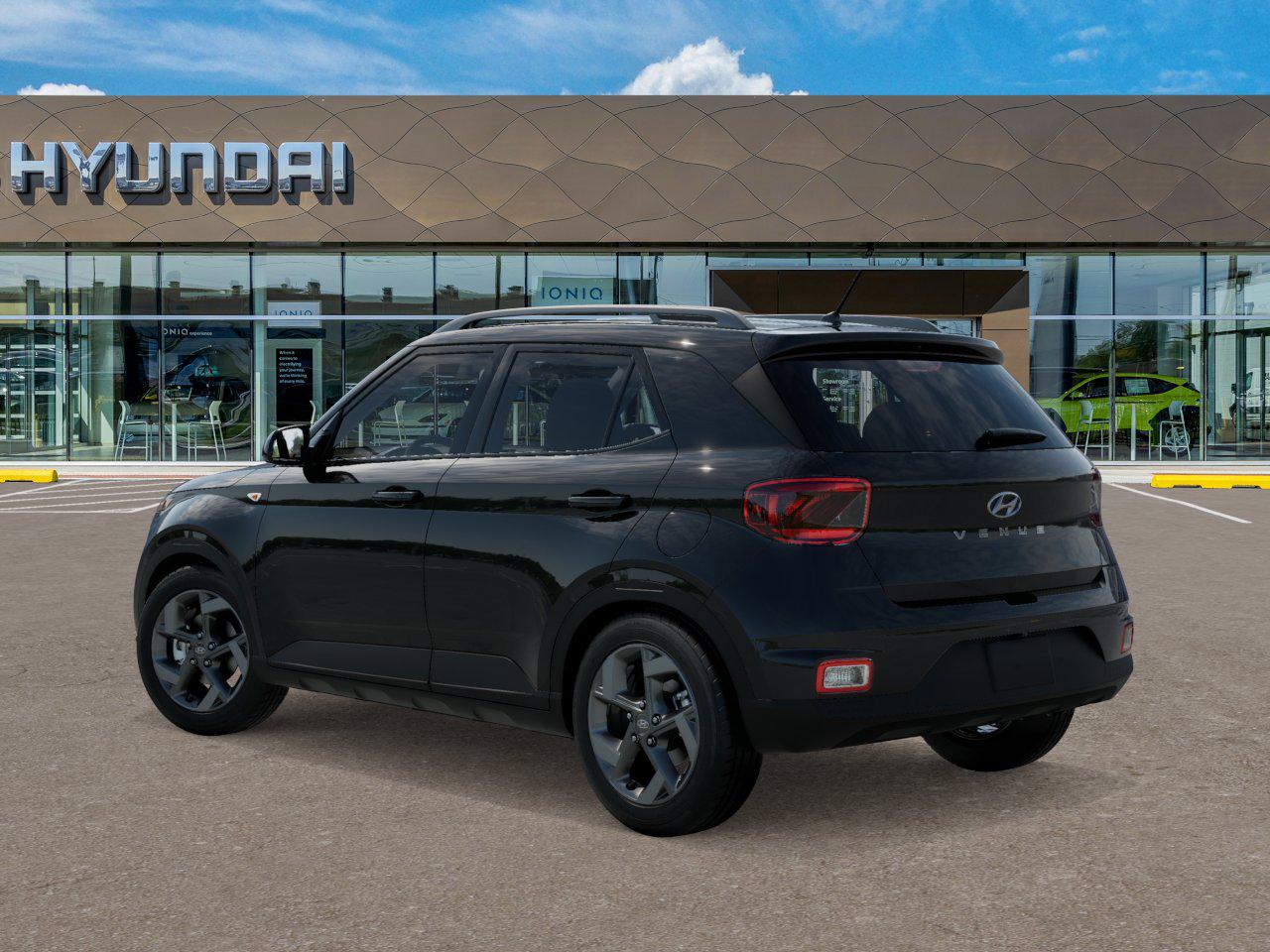 2025 Hyundai Venue SEL photo 17