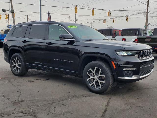 2024 Jeep Grand Cherokee Limited photo 2