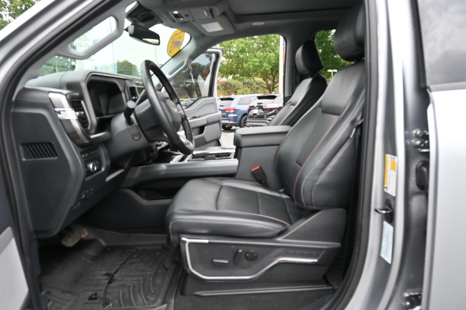 2023 Ford F-350 Lariat photo 16