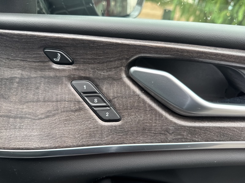 2021 Jeep Grand Cherokee Overland Sport photo 49