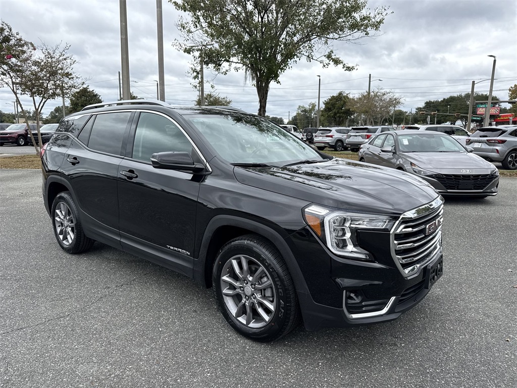 2024 GMC Terrain SLT's photo