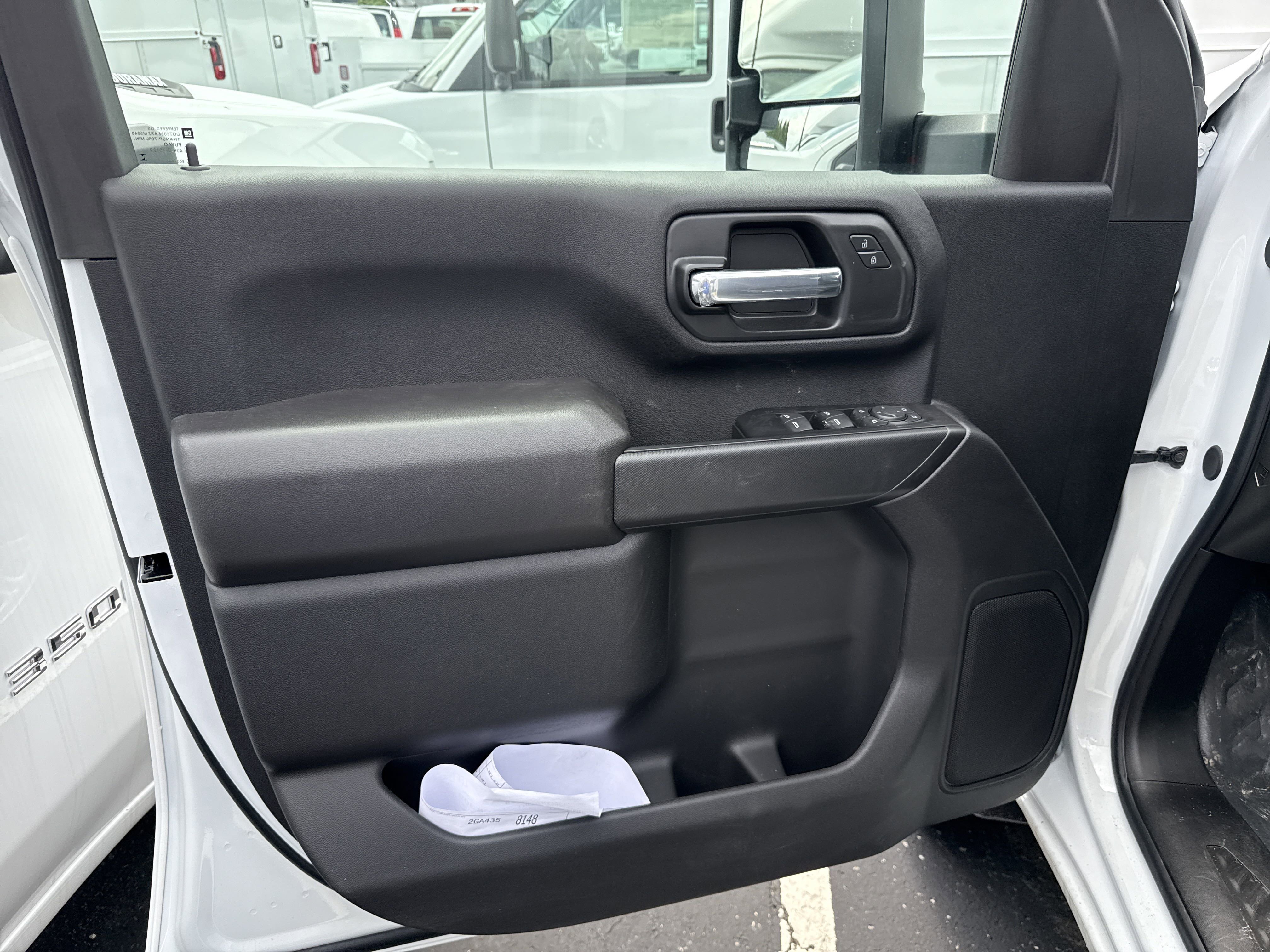 2025 Chevrolet Silverado 3500HD photo 4