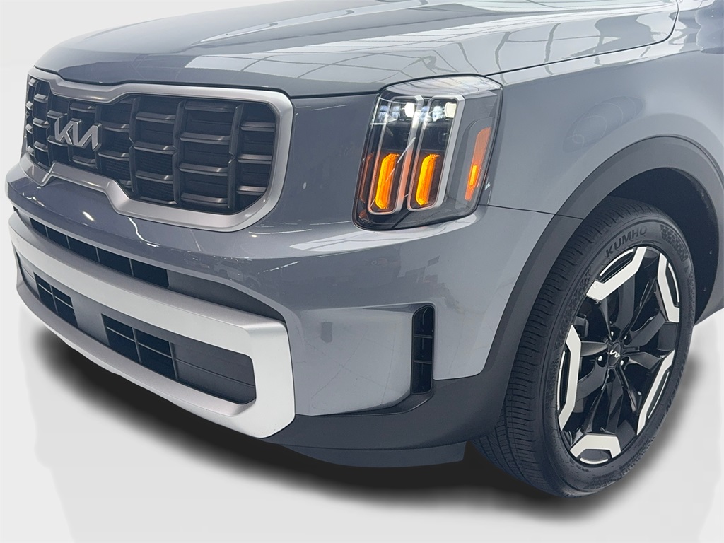 2025 Kia Telluride S photo 3