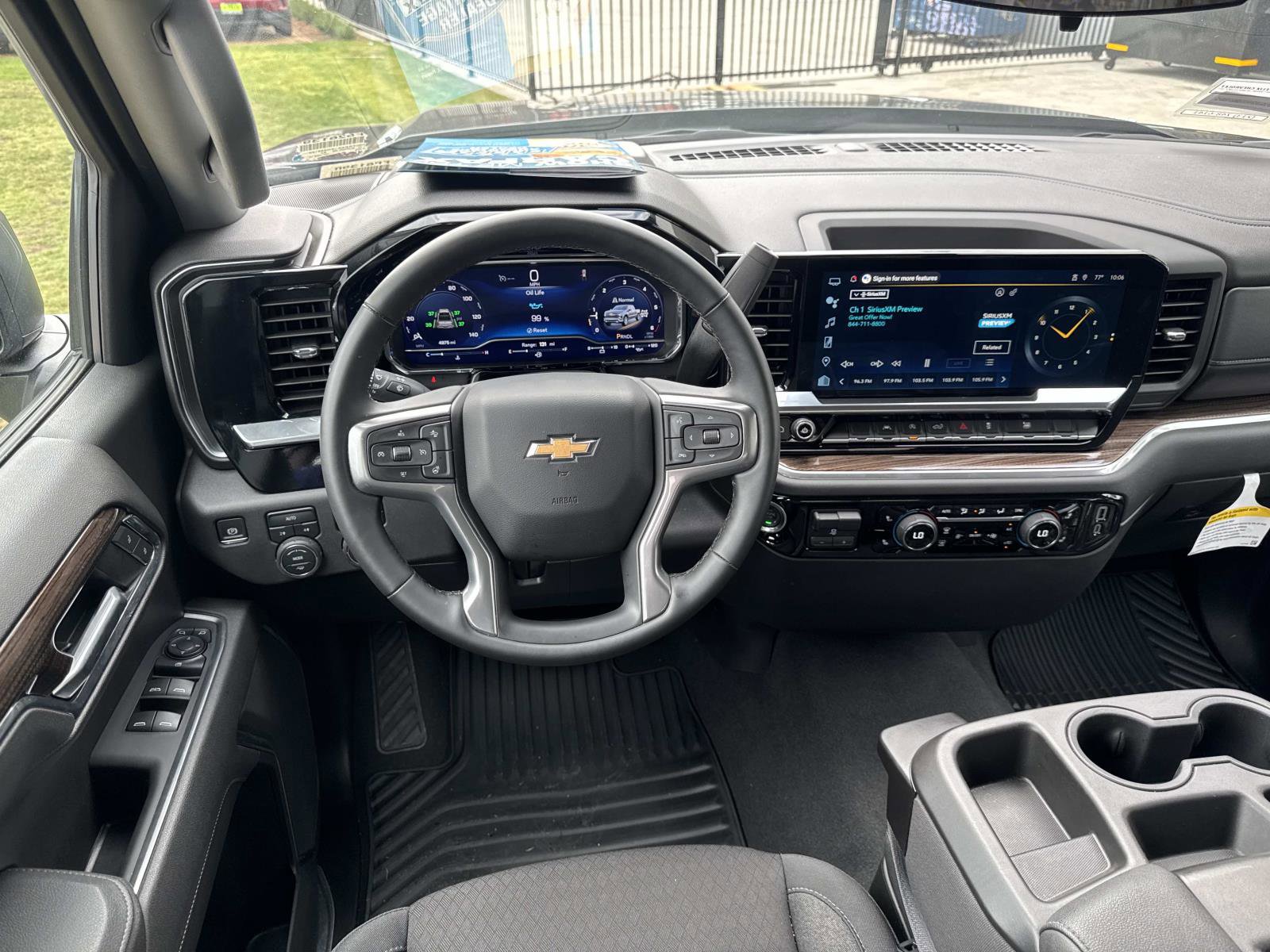 2025 Chevrolet Silverado 1500 LT photo 11