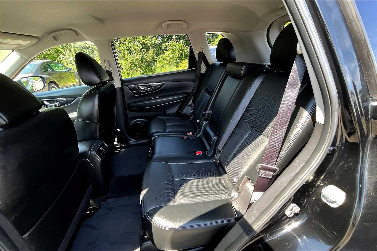 2017 Nissan Rogue SL photo 18
