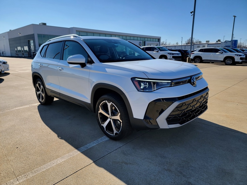 2026 Volkswagen Taos SEL's photo