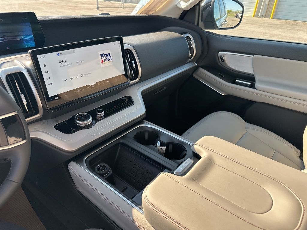 2025 Ford Expedition MAX photo 30