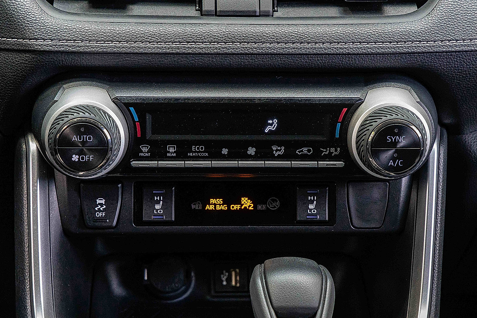 2023 Toyota RAV4 Hybrid XLE photo 11