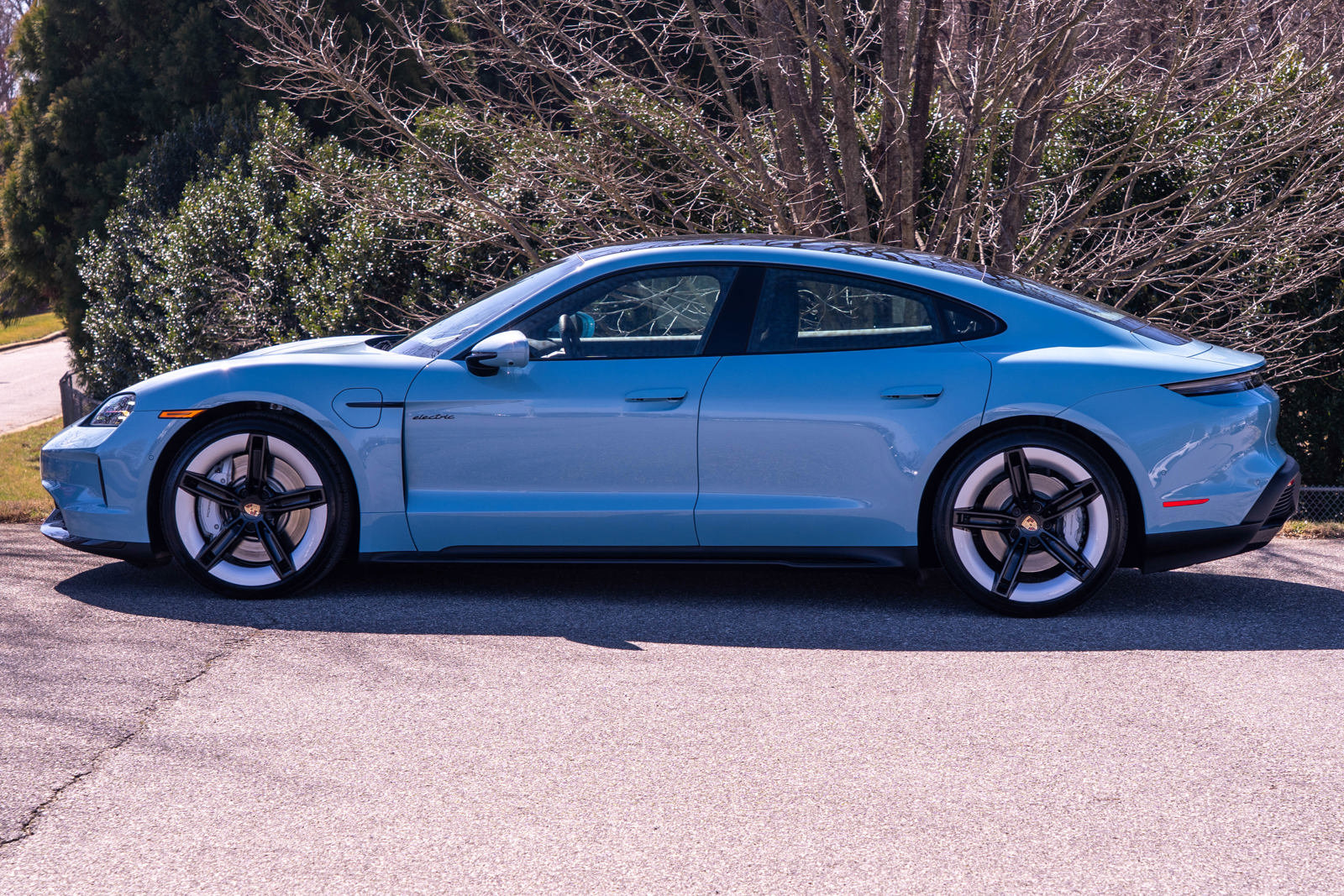 2025 Porsche Taycan GTS photo 2