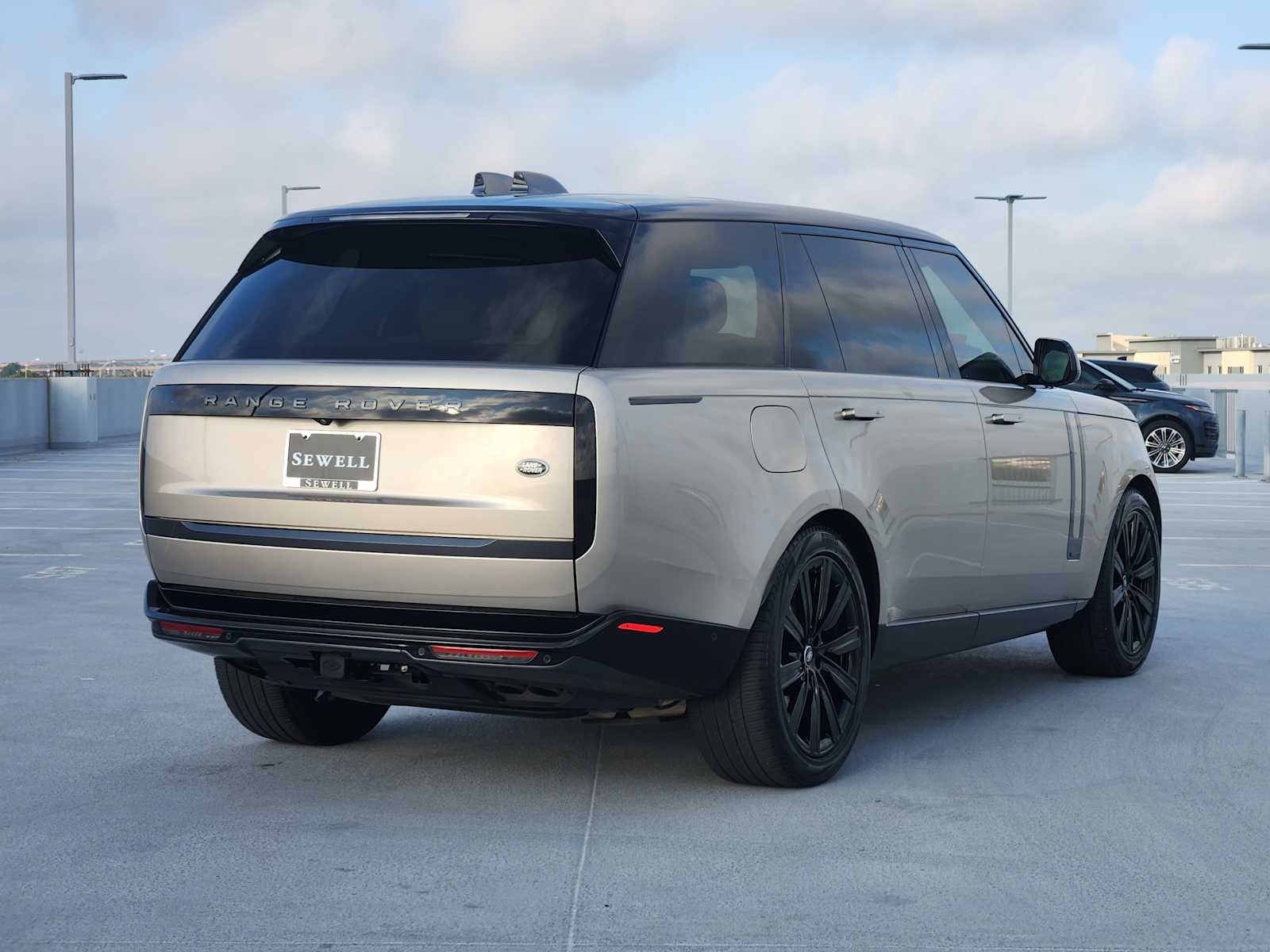 2023 Land Rover Range Rover Autobiography photo 4