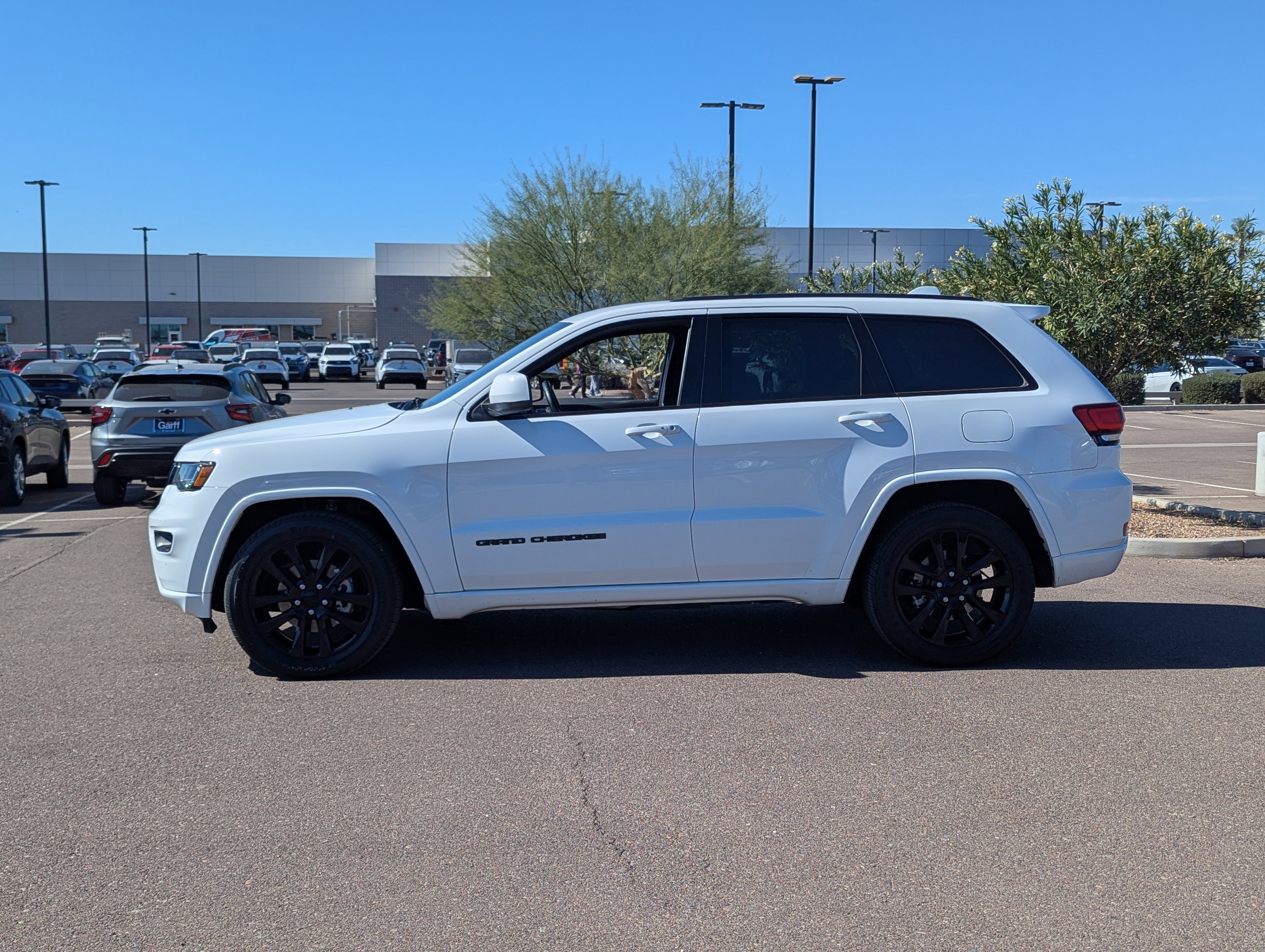 Used 2018 Jeep Grand Cherokee Altitude with VIN 1C4RJEAG7JC428533 for sale in Avondale, AZ