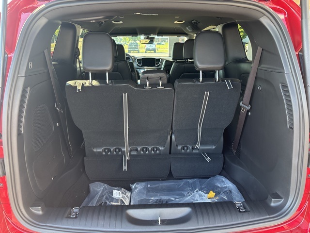 2025 Chrysler Pacifica photo 18