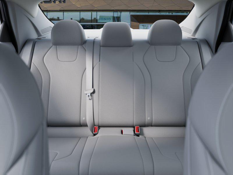 2025 Hyundai Elantra SE photo 11