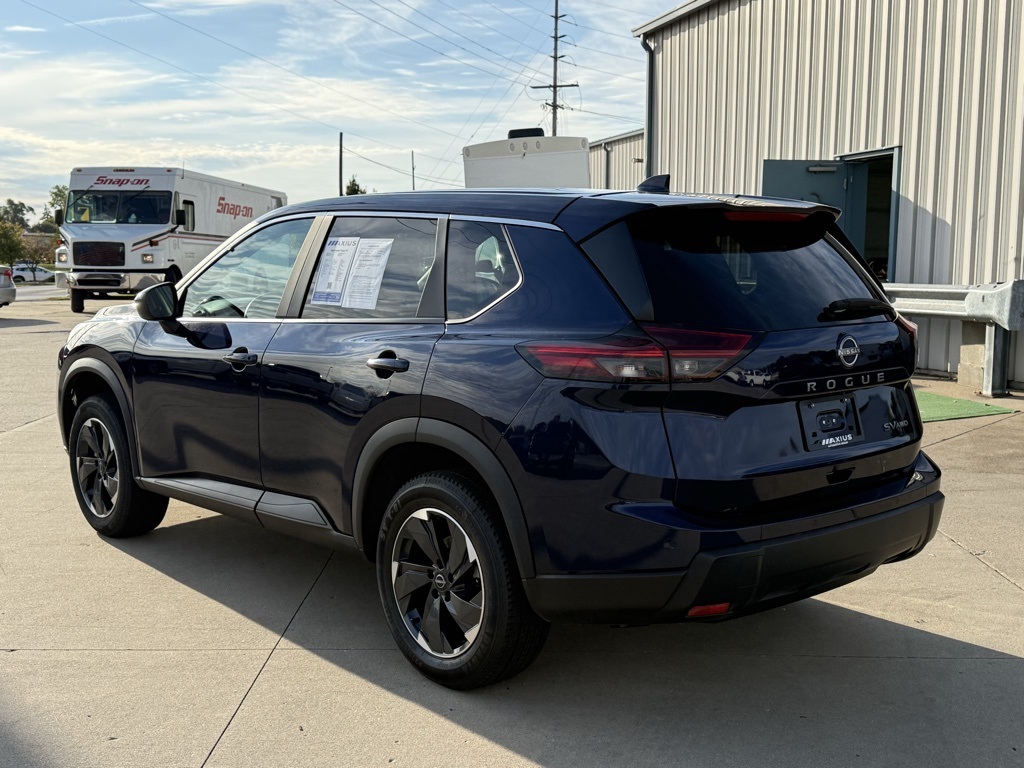 2024 Nissan Rogue SV photo 4