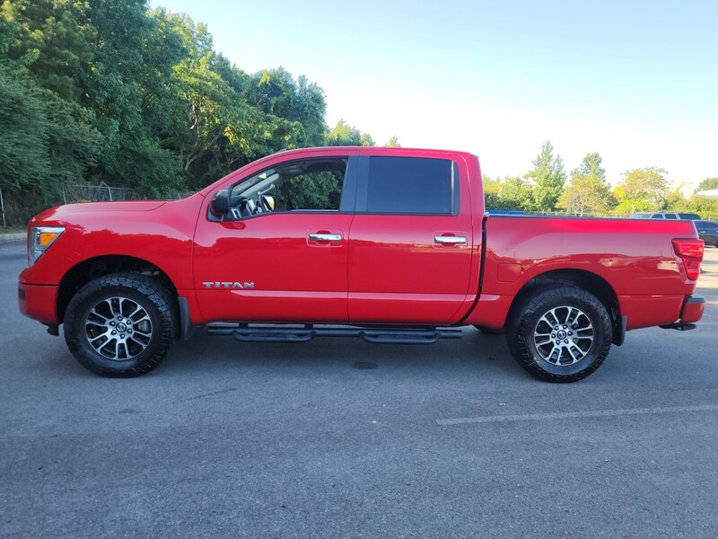2021 Nissan Titan SV photo 6