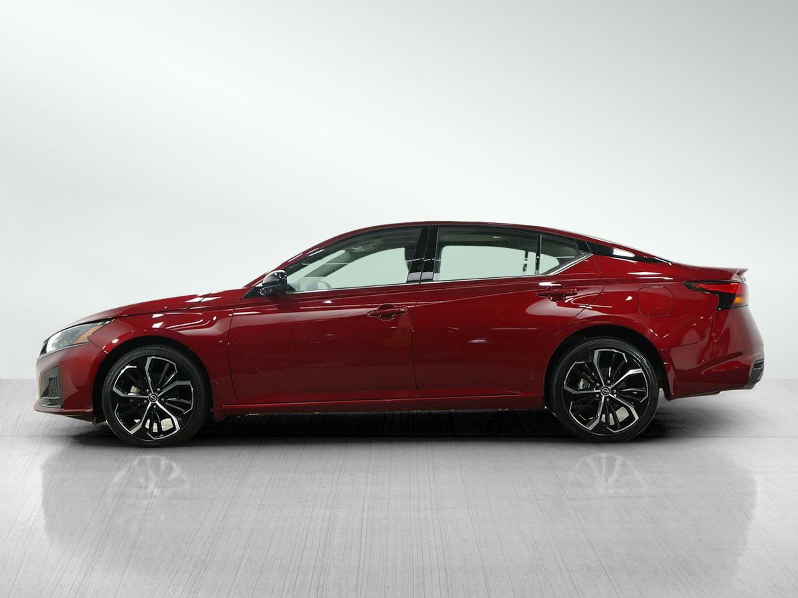 Used 2023 Nissan Altima SR with VIN 1N4BL4CW4PN330721 for sale in Burnsville, Minnesota