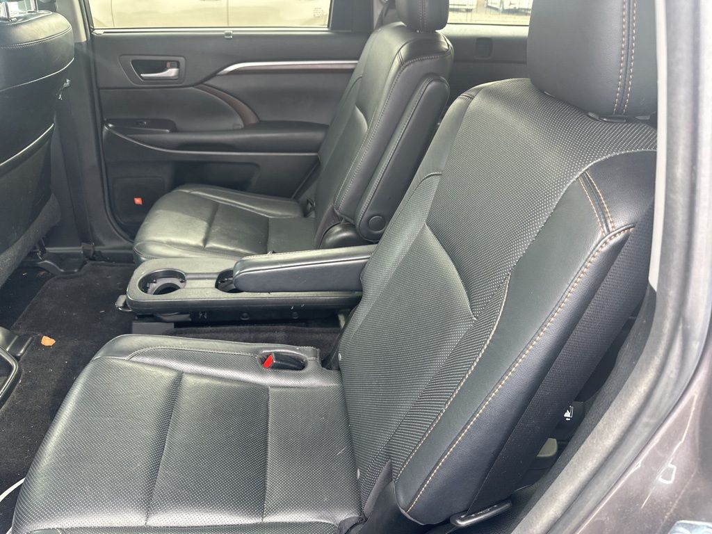 2016 Toyota Highlander Base Hybrid photo 9
