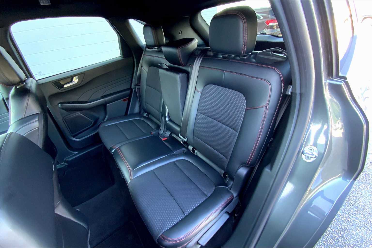 2025 Ford Escape ST-Line photo 18