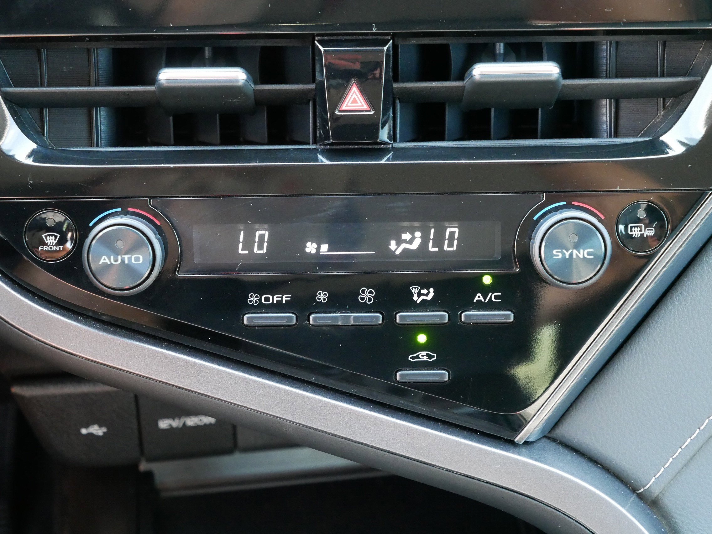 2024 Toyota Camry SE photo 22