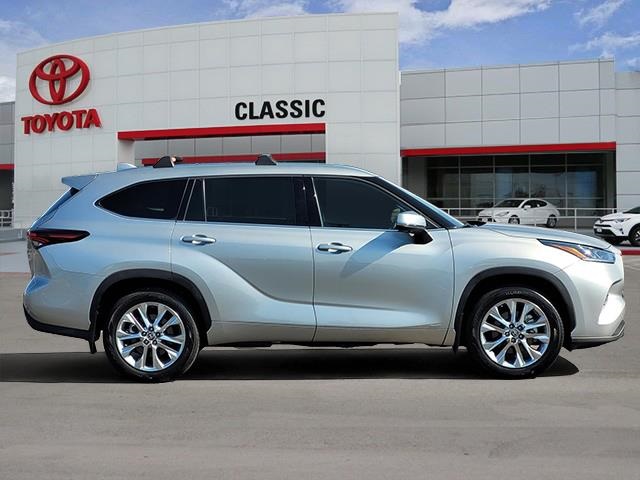2024 Toyota Highlander Hybrid Limited photo 3