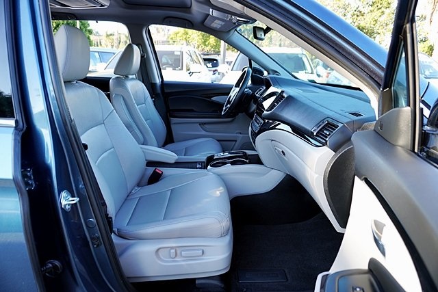 Used 2022 Blue Honda Touring image 10