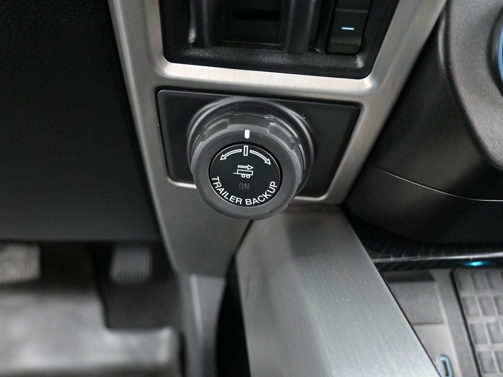 2021 Ford F-350 photo 22