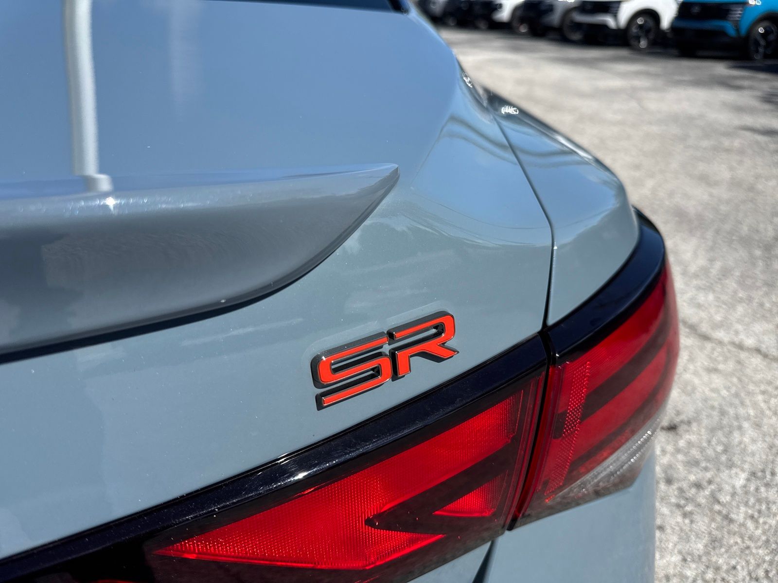 2024 Nissan Sentra SR photo 3