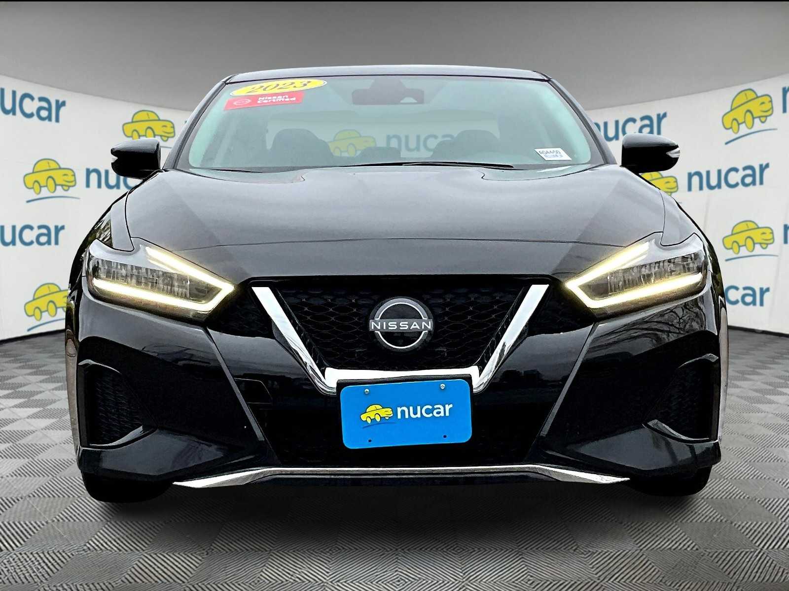 2023 Nissan Maxima SV photo 2
