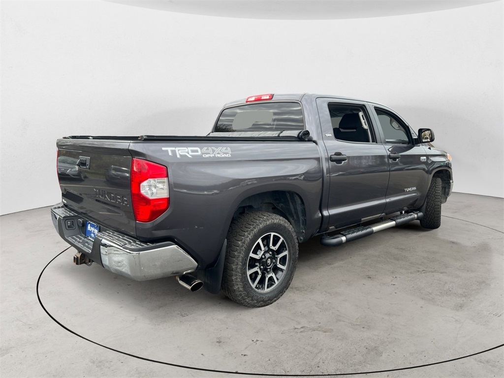 2017 Toyota Tundra SR5 photo 3
