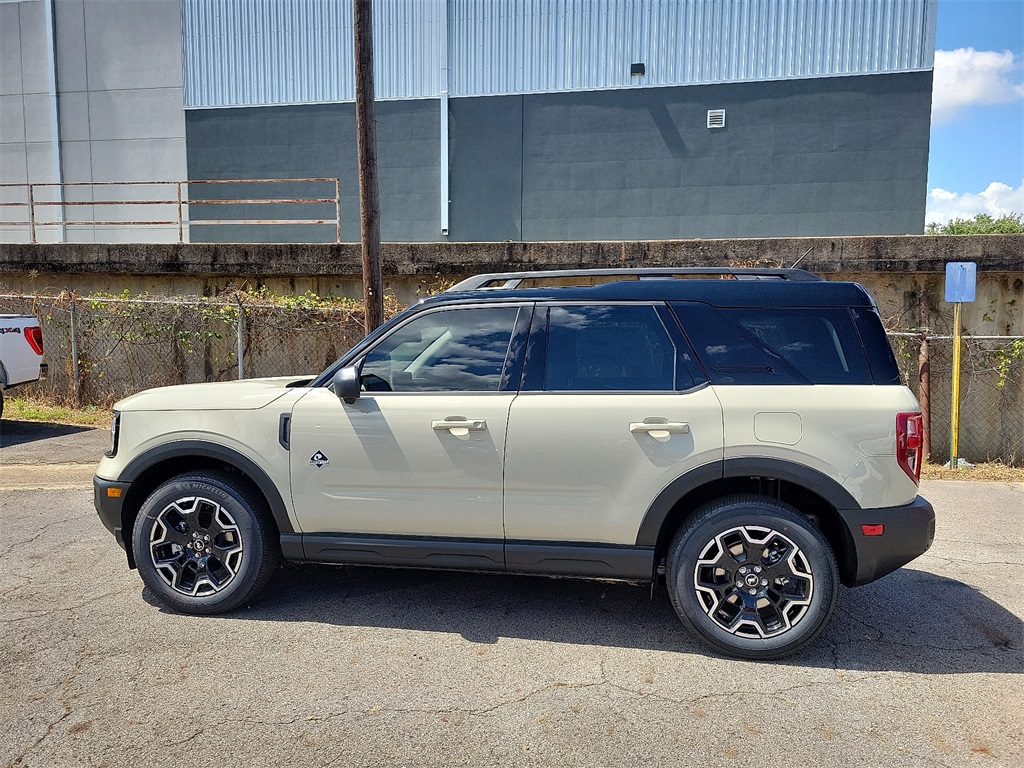 2025 Ford Bronco Sport Outer Banks photo 3