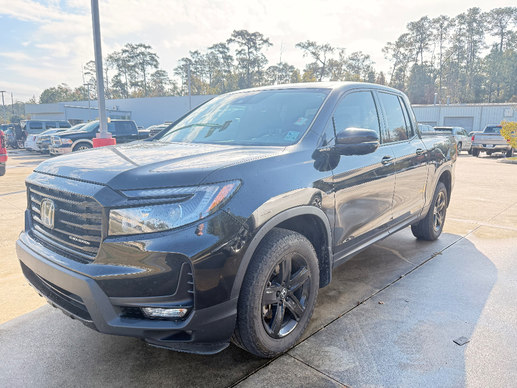 2023 Honda Ridgeline Black Edition photo 3