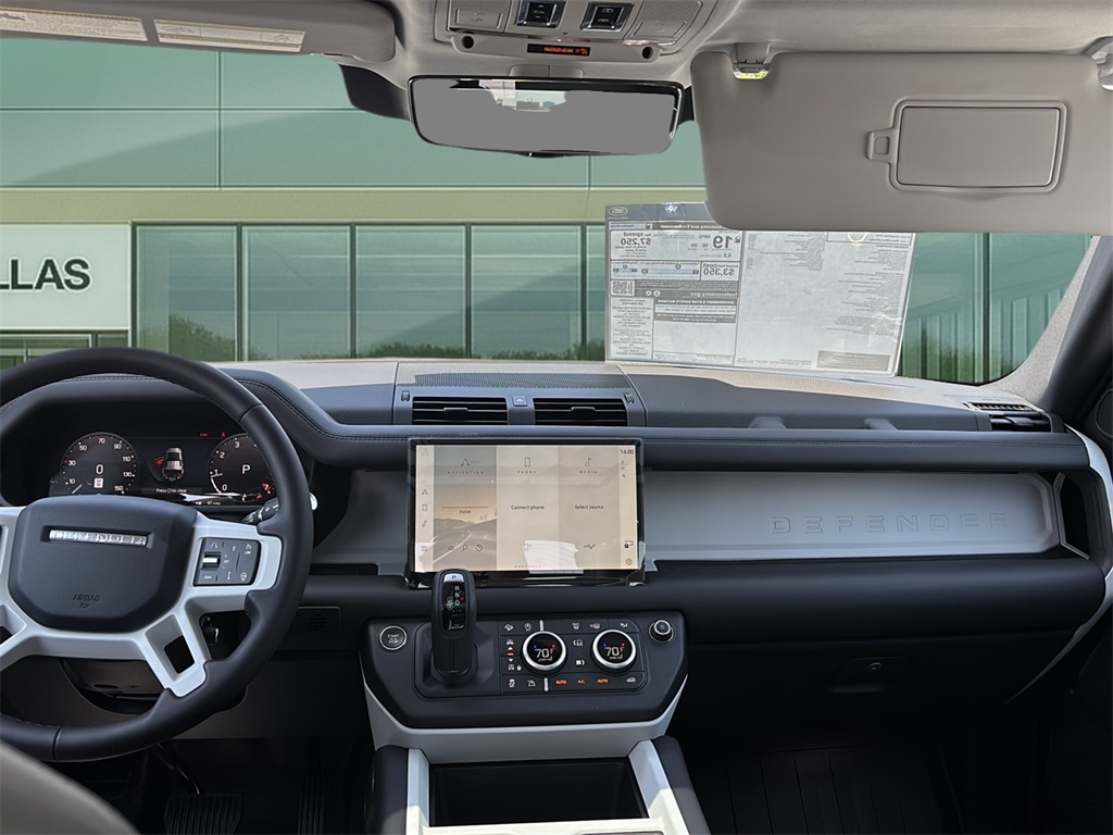 2025 Land Rover Defender 110 S photo 7